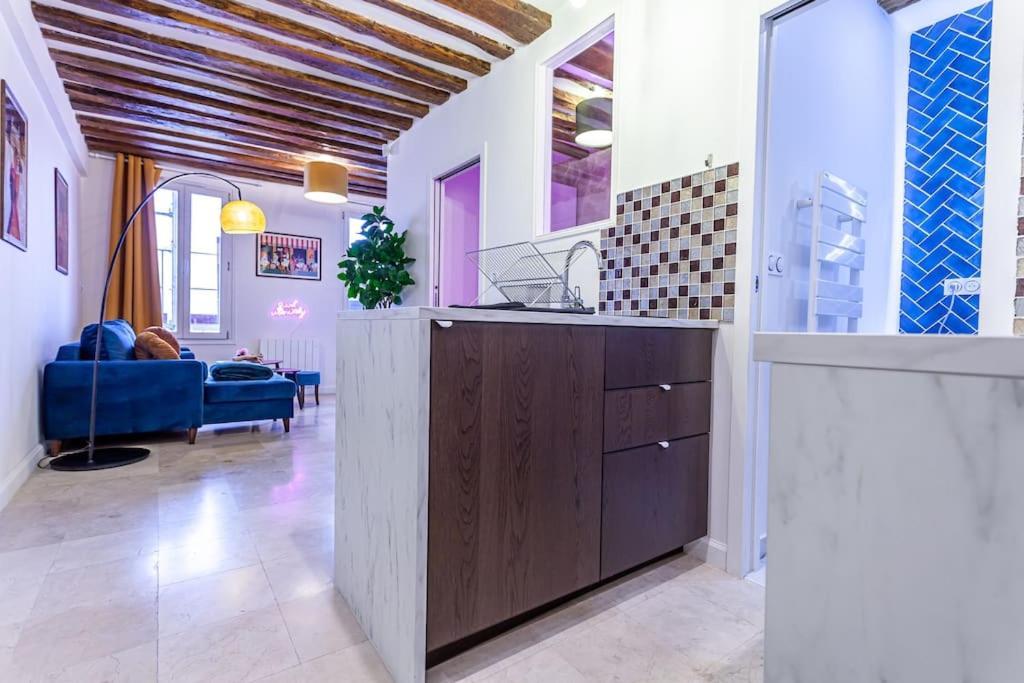 At Place Bastille Near Metro And Maris Modern Comfort In The Heart Of Parisian History Apartment Paris